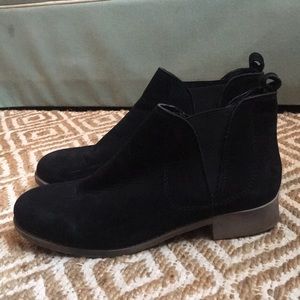 Steve Madden black booties